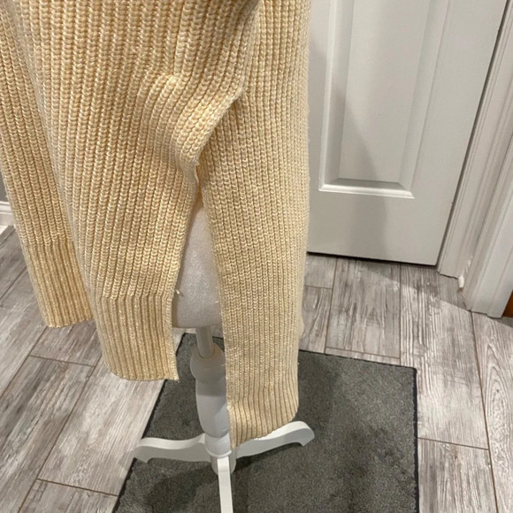 Athleta Shasta V-Neck Sweater cream yellow 16270 - Picture 7 of 14